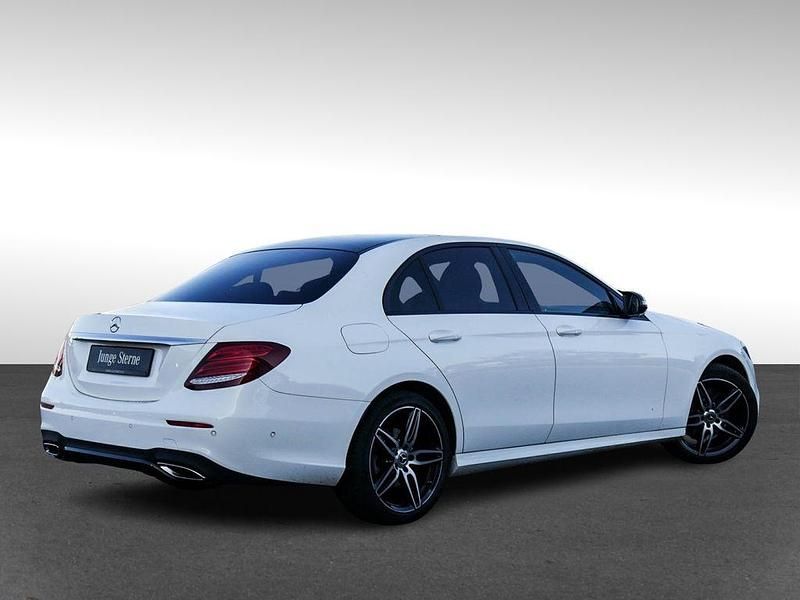Gebraucht Mercedes E200 AMG 184 PS (135 kW) 2019 Unilack polarweiß Limousine