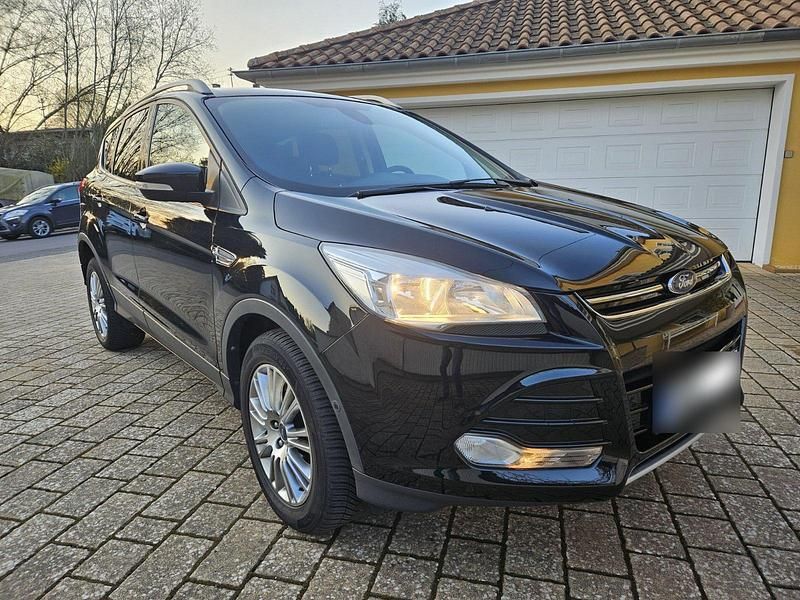Gebraucht Ford Kuga Titanium 163 PS (119 kW) 2014 Schwarz SUV