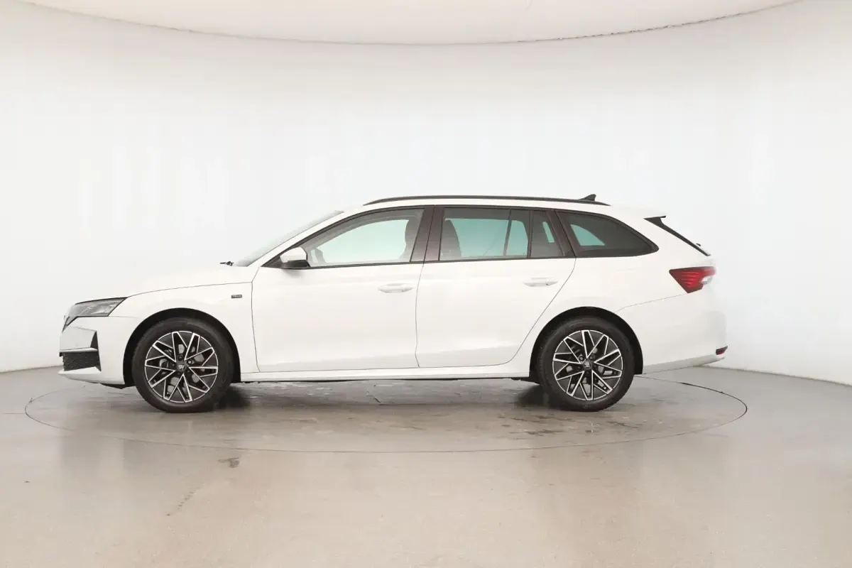 Gebraucht Skoda Octavia Tour 150 PS (110 kW) 2025 Moonweiss Kombi