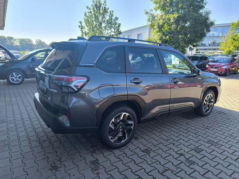 Neu Subaru Forester Exclusive+ 136 PS (100 kW) 2025 Braun SUV