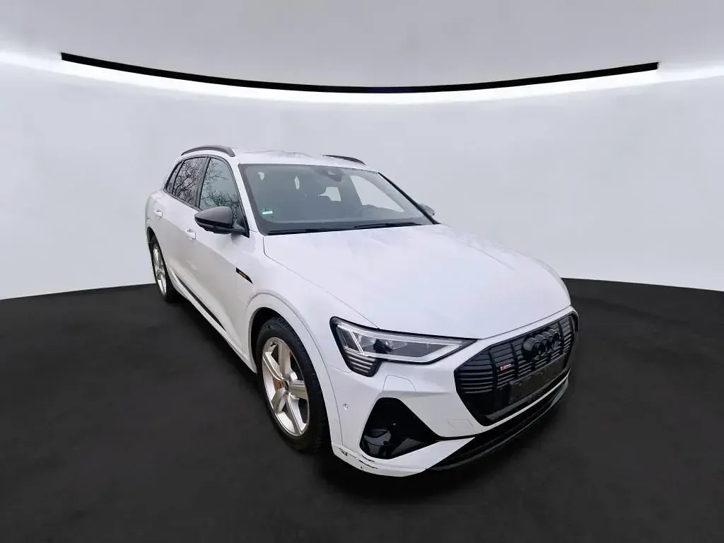 Gebraucht Audi e-tron S-Line 300 kW (408 PS) 2023 Gletscherweiß metallic SUV