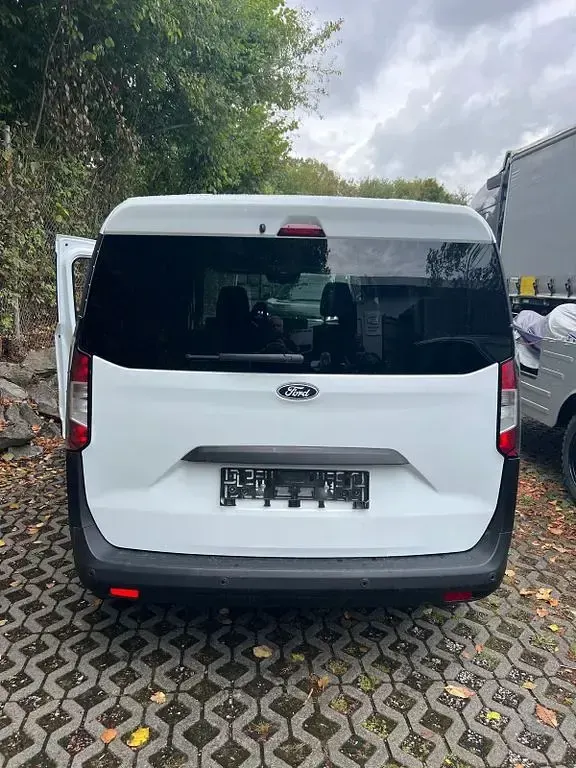 Gebraucht Ford Tourneo Courier Trend 101 PS (74 kW) 2025 Weiß Van / Kleinbus
