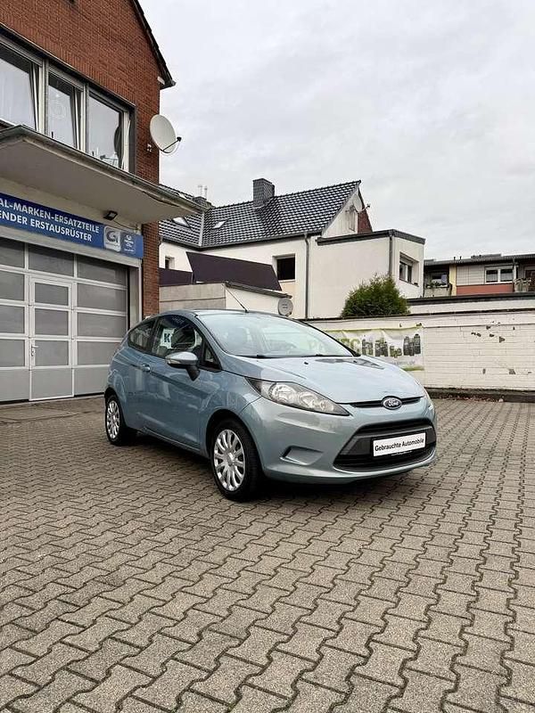 Gebraucht Ford Fiesta Trend 60 PS (44 kW) 2010 Avalongrau Kleinwagen
