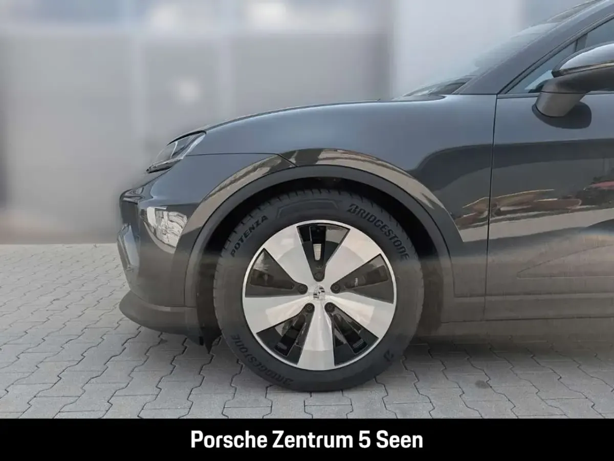 Gebraucht Porsche Macan 408 PS (300 kW) 2024 Vulkangraumetallic SUV