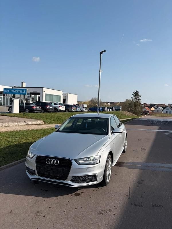 Gebraucht Audi A4 S-Line 150 PS (110 kW) 2014 Silber Limousine
