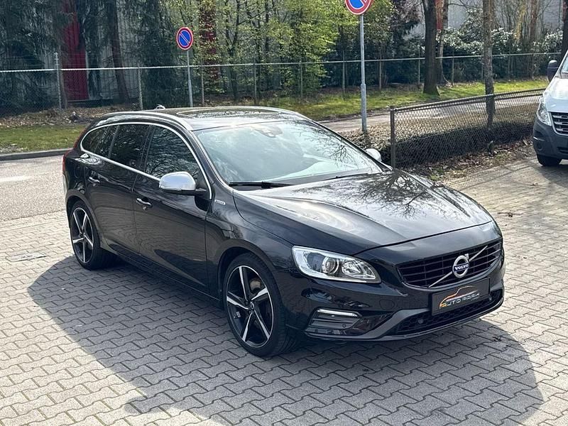 Gebraucht Volvo V60 R-Design 220 PS (161 kW) 2015 Schwarz Kombi