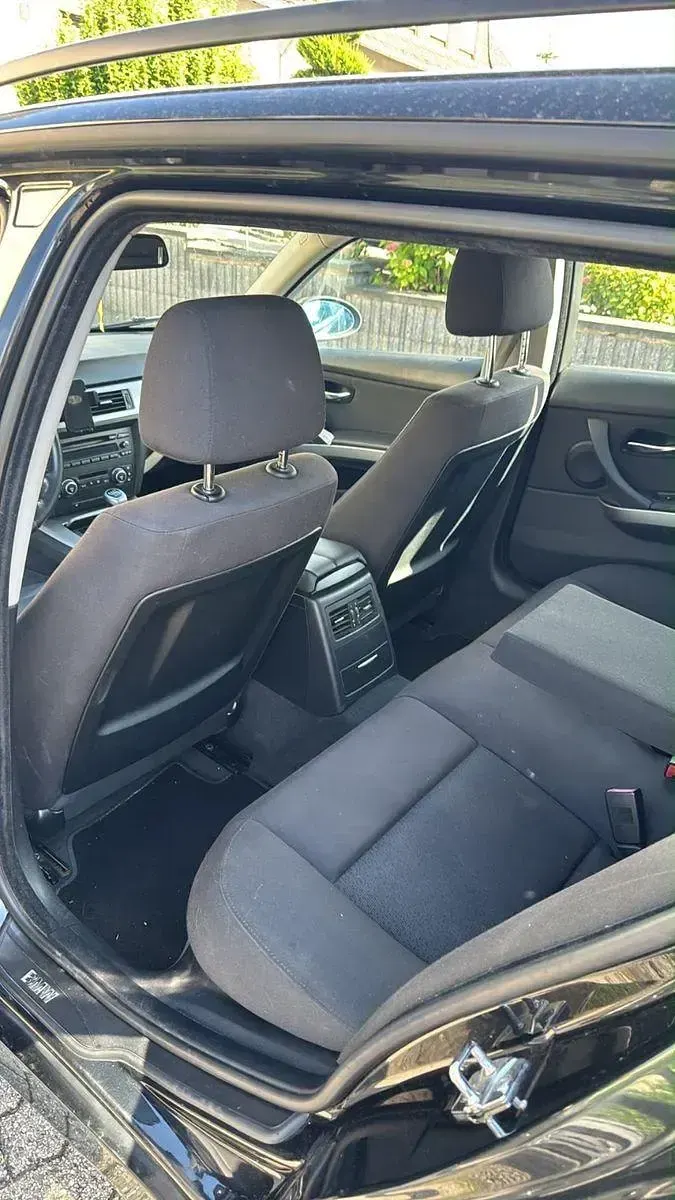 Gebraucht BMW 320 177 PS (130 kW) 2008 Schwarz Kombi