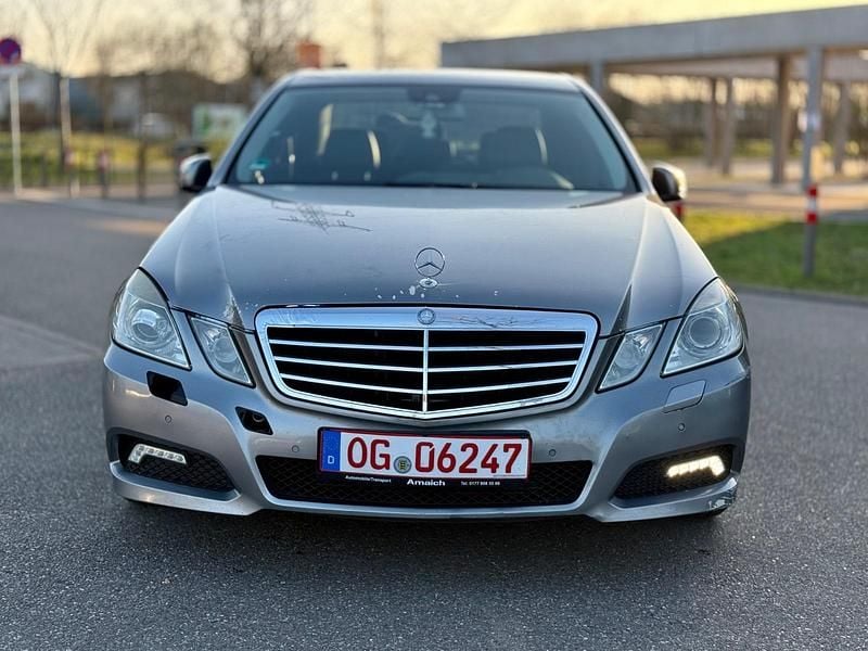 Gebraucht Mercedes E250 204 PS (150 kW) 2009 Grau Limousine