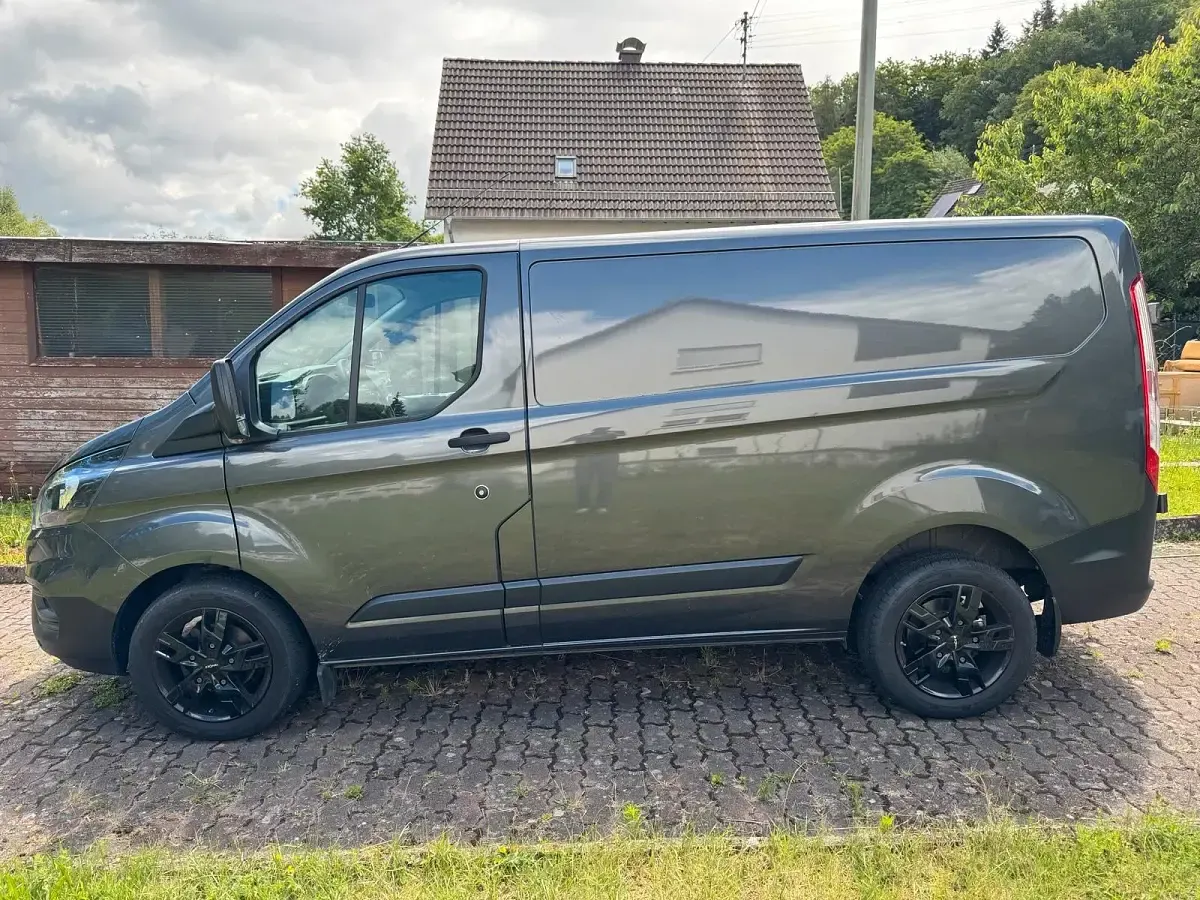 Gebraucht Ford Transit Custom 105 PS (77 kW) 2022 Grau Van / Kleinbus