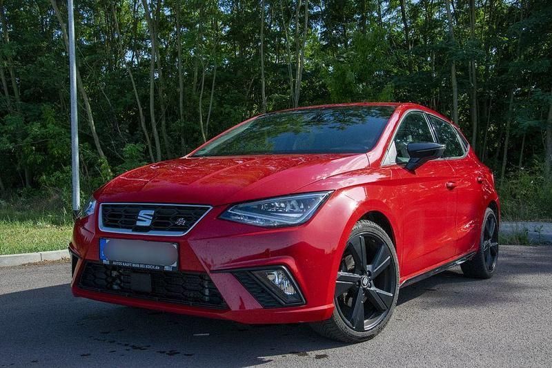 Rot Gebraucht 2020 Seat Ibiza Black Edition Kleinwagen | 15.400 € (Fairer Preis) - Bild 1/4