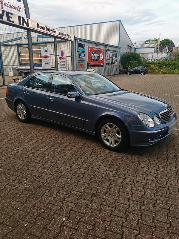 Gebraucht Mercedes E280 Avantgarde 190 PS (139 kW) 2006 Blau Limousine