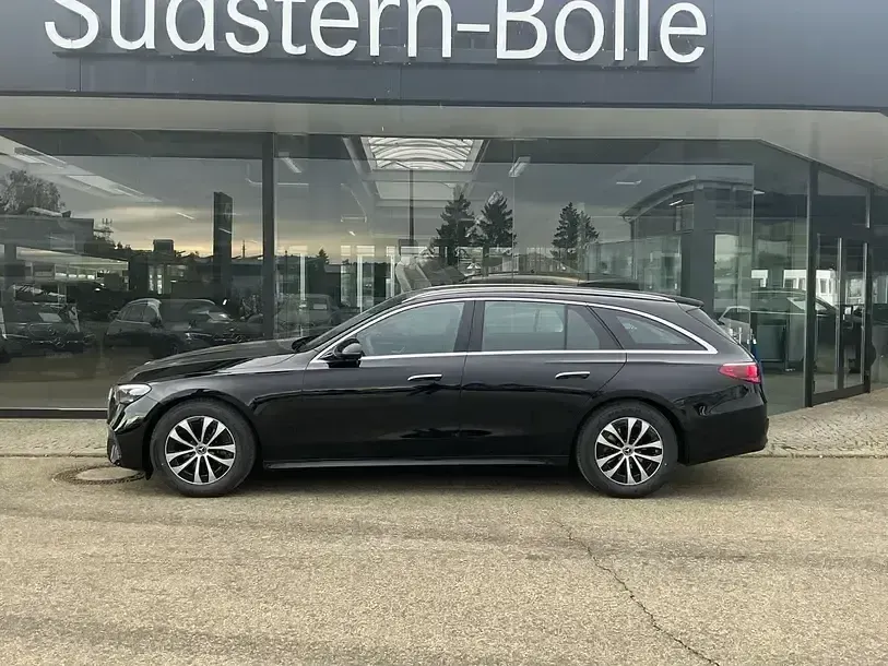 Gebraucht Mercedes E220 Avantgarde 197 PS (144 kW) 2026 Schwarz Limousine