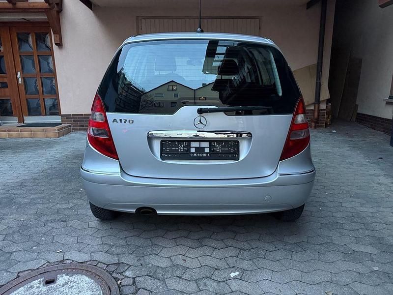 Gebraucht Mercedes A170 Elegance 116 PS (85 kW) 2005 Silber Van / Kleinbus