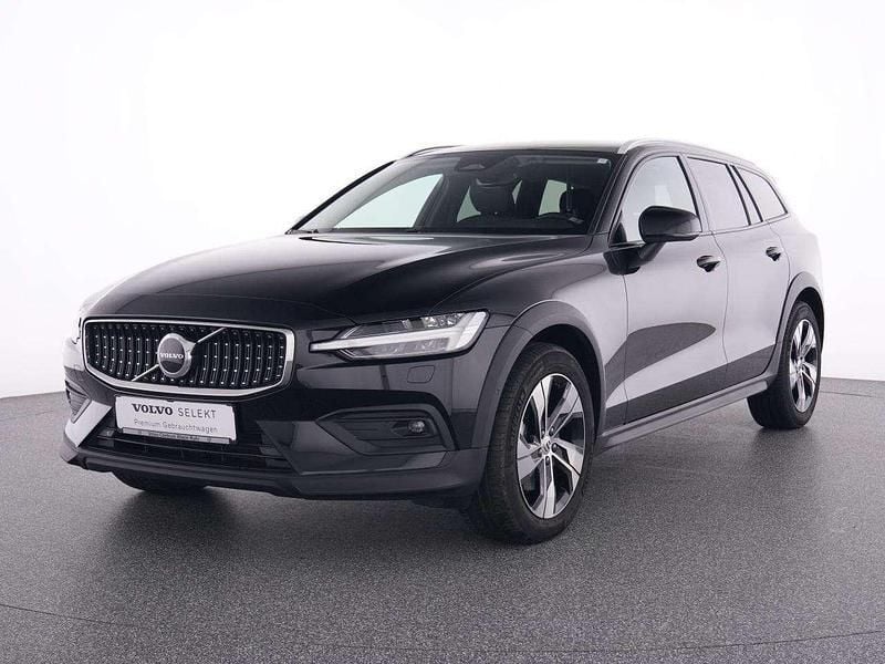 Gebraucht Volvo V60 CC Plus 197 PS (144 kW) 2023 Schwarz Kombi