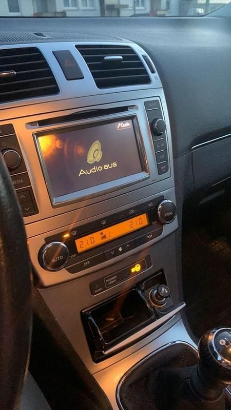 Gebraucht Toyota Avensis 124 PS (91 kW) 2012 Silber Limousine