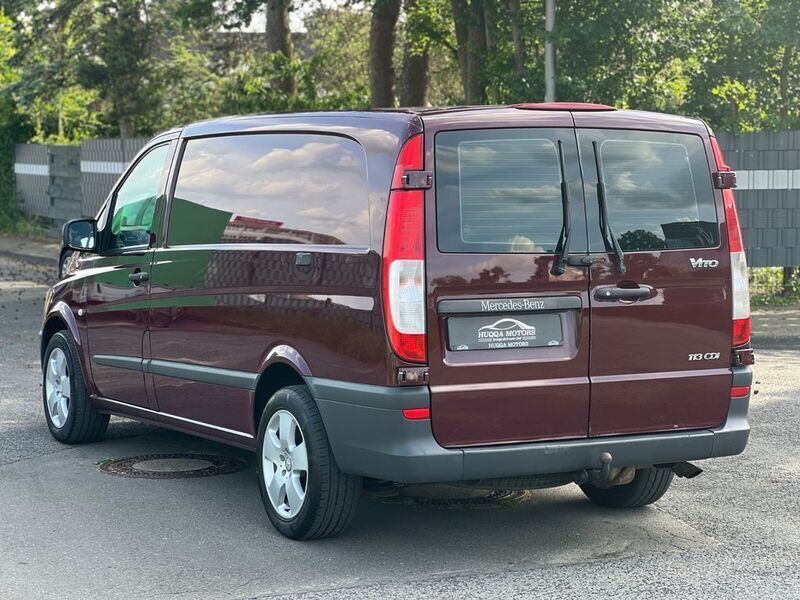 Gebraucht Mercedes Vito 136 PS (100 kW) 2011 Rot Van