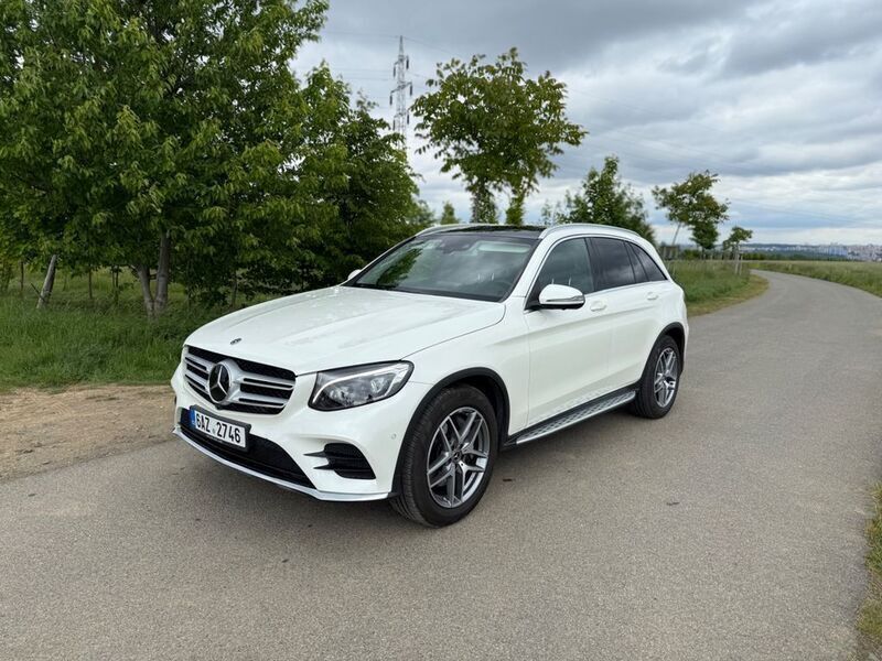 Weiß Gebraucht 2017 Mercedes GLC250 AMG line SUV | 28.900 € (Fairer Preis) - Bild 1/4