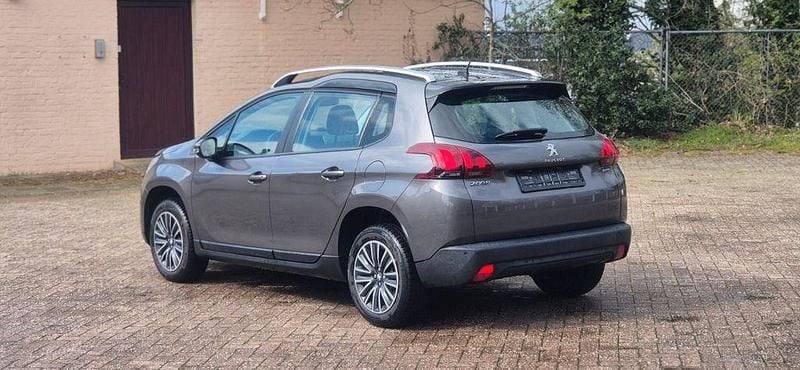 Gebraucht Peugeot 2008 Allure 110 PS (80 kW) 2017 Grau SUV