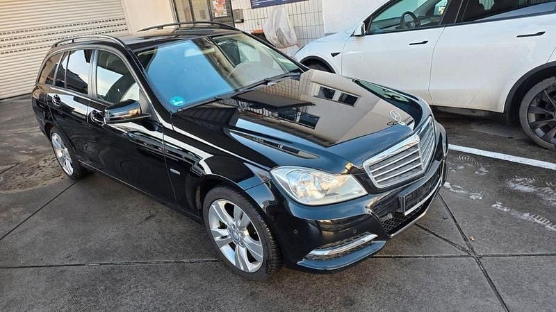 Schwarz Gebraucht 2011 Mercedes C180 Kombi | 5.699 € (Superpreis) - Bild 1/4