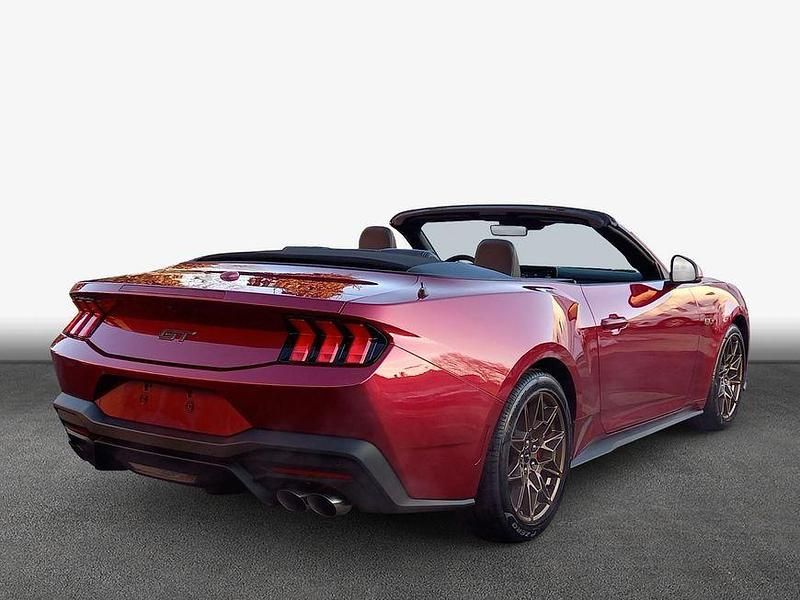 Neu Ford Mustang GT 446 PS (328 kW) 2026 Molten magenta metallic Cabrio