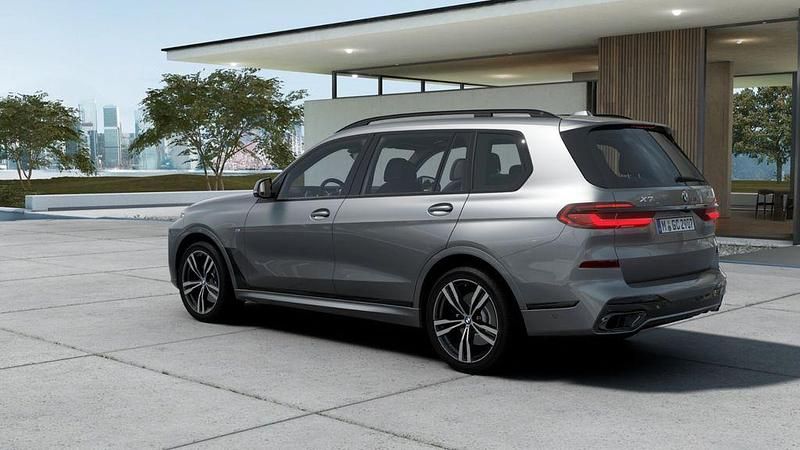 Gebraucht BMW X7 M Sport 381 PS (280 kW) 2023 Saphirschwarmetallic SUV