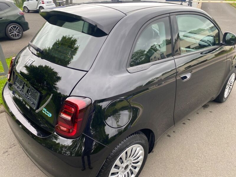 Gebraucht Fiat 500e Action 69 kW (95 PS) 2022 Schwarz