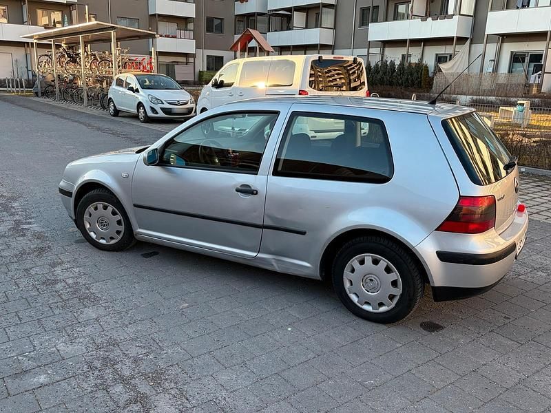 Gebraucht VW Golf 75 PS (55 kW) 2000 Silber Coupé