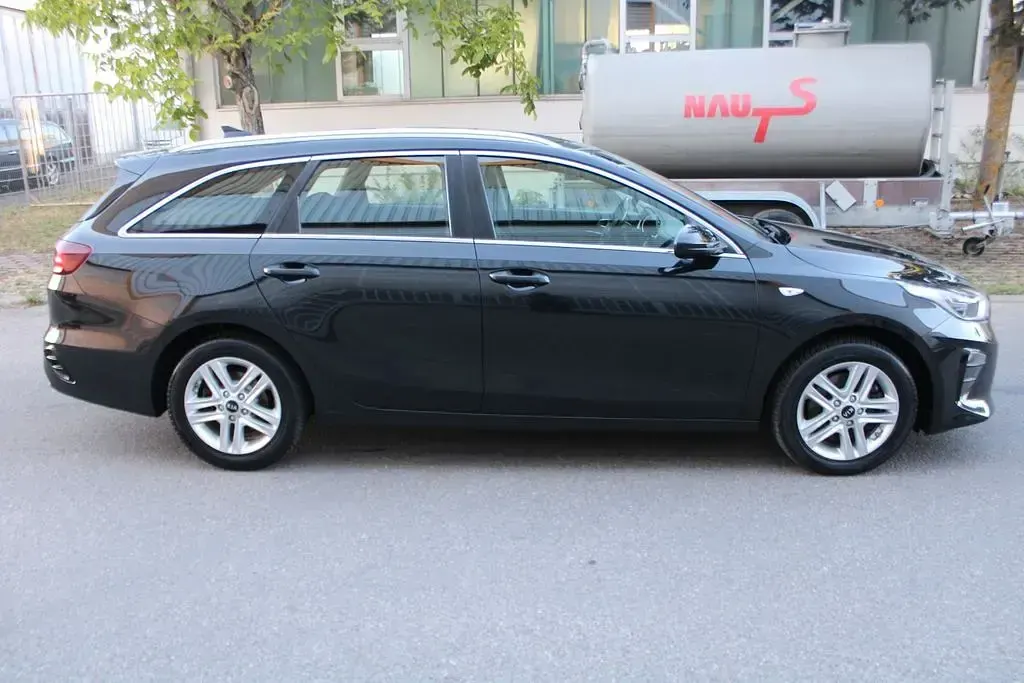 Gebraucht Kia Ceed Sportswagon Vision 136 PS (100 kW) 2019 Schwarz Kombi