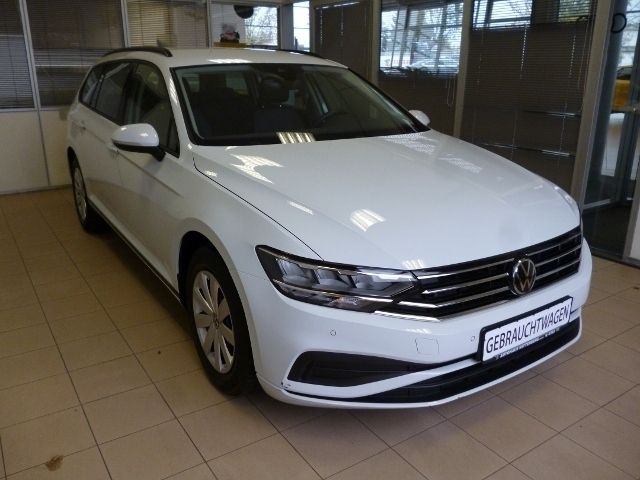Gebraucht VW Passat S 150 PS (110 kW) 2022 Weiß Kombi