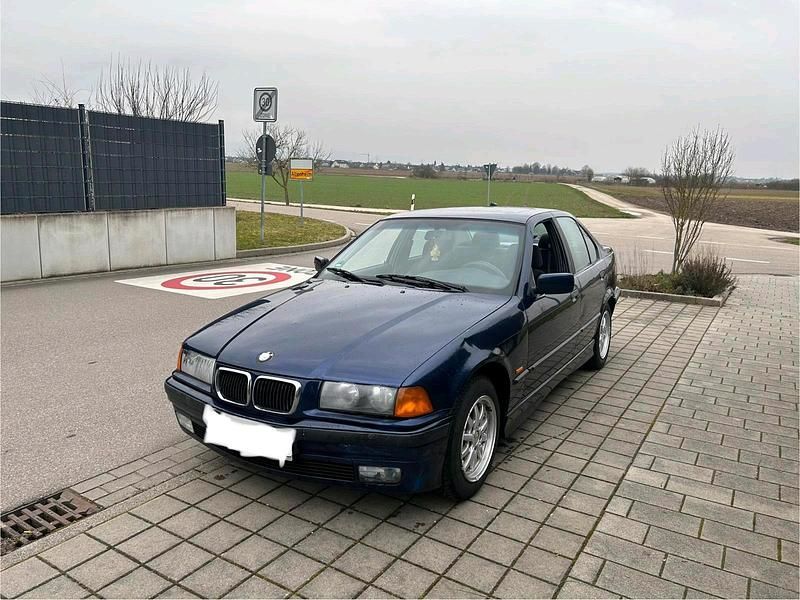 Gebraucht BMW 316 102 PS (75 kW) 1997 Blau Limousine