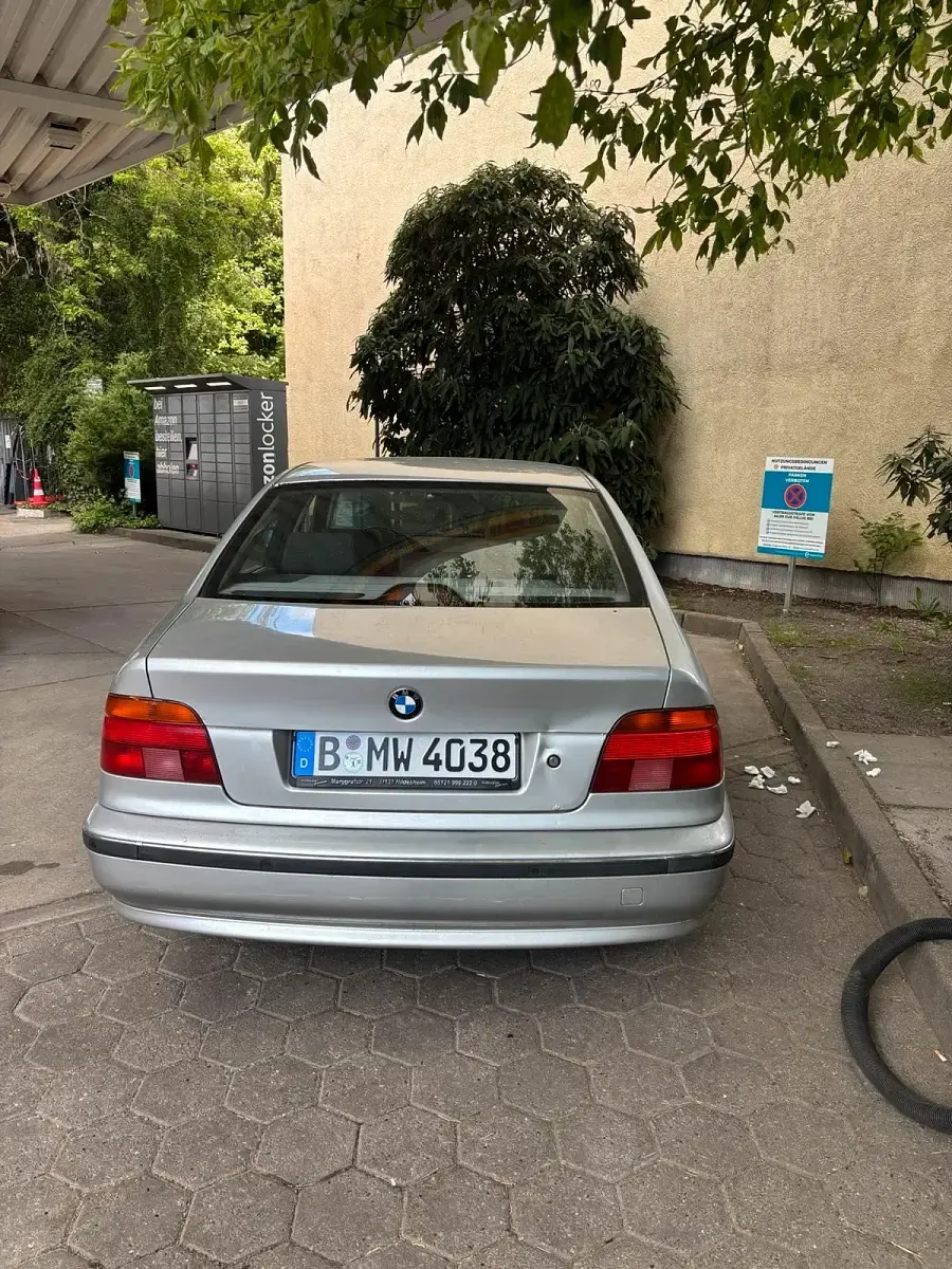 Gebraucht BMW 523 190 PS (139 kW) 1998 Silber Limousine