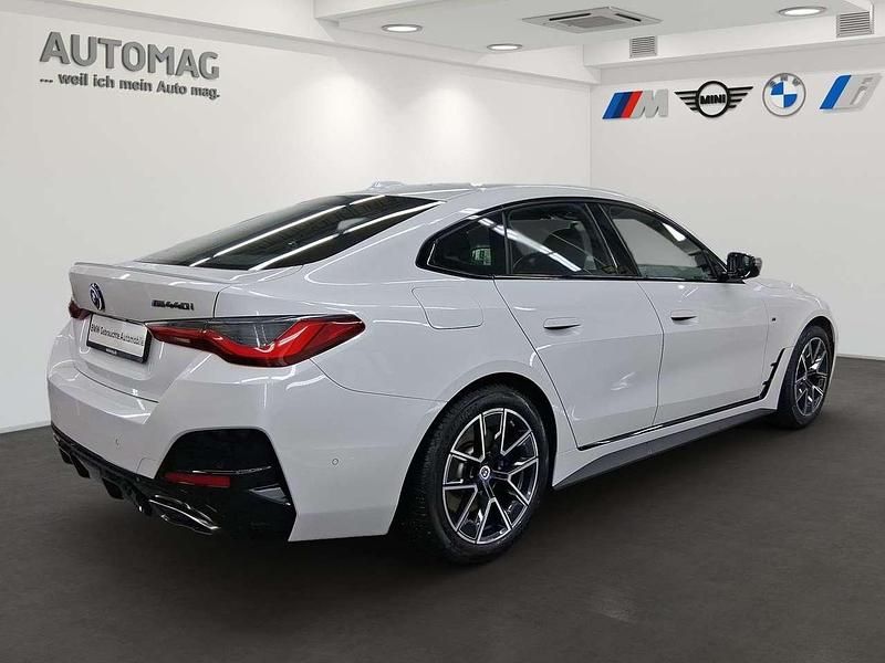 Gebraucht BMW M4 374 PS (275 kW) 2022 Mineralweiss Coupé
