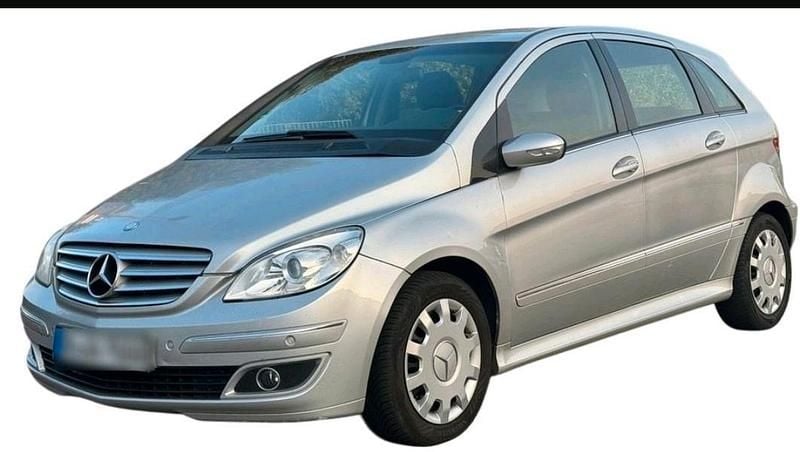 Silber Gebraucht 2007 Mercedes 200 Van / Kleinbus | 2.999 € - Bild 1/4