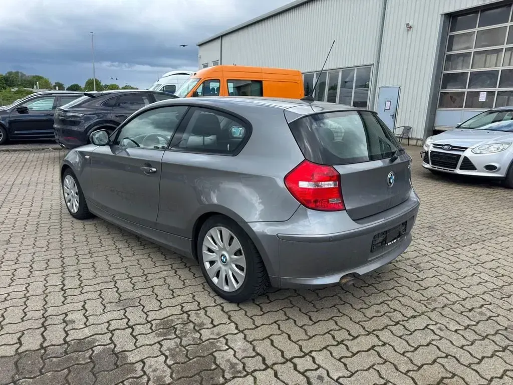Gebraucht BMW 118 Lifestyle 143 PS (105 kW) 2011 Grau Kleinwagen