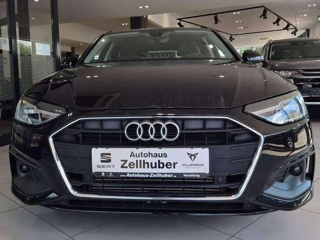 Gebraucht Audi A4 150 PS (110 kW) 2022 Schwarz Kombi