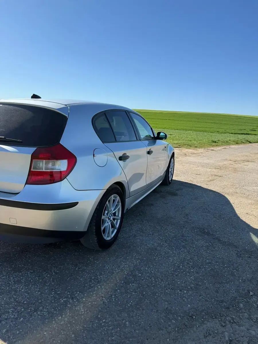 Gebraucht BMW 116 116 PS (85 kW) 2004 Silber Kleinwagen