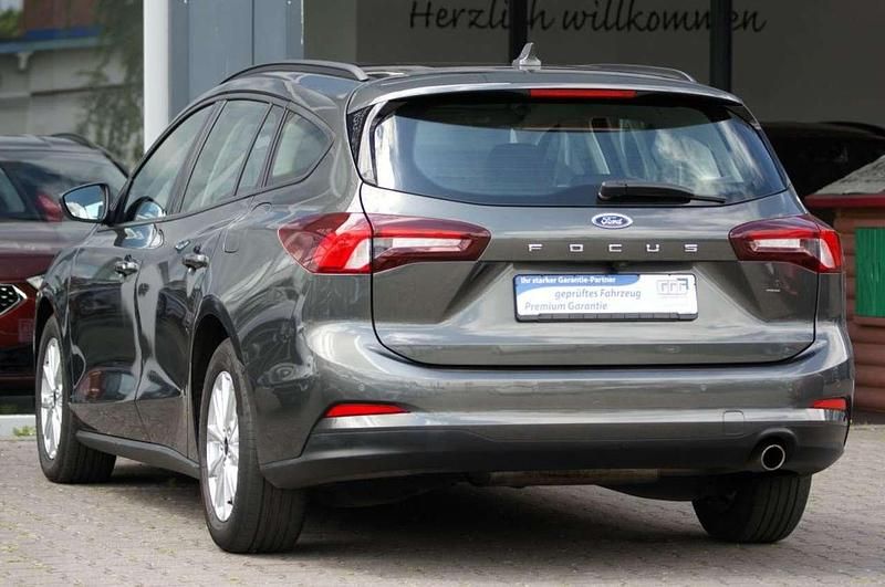 Gebraucht Ford Focus 120 PS (88 kW) 2022 Magnetic grau metallic Kombi