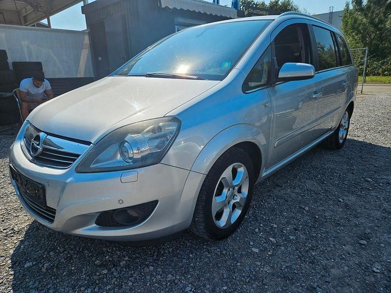 Silber Gebraucht 2009 Opel Zafira Van / Kleinbus | 3.400 € (Fairer Preis) - Bild 1/4