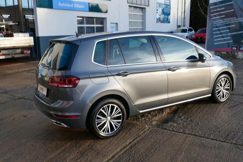 Gebraucht VW Golf Highline 150 PS (110 kW) 2021 Grau Van / Kleinbus