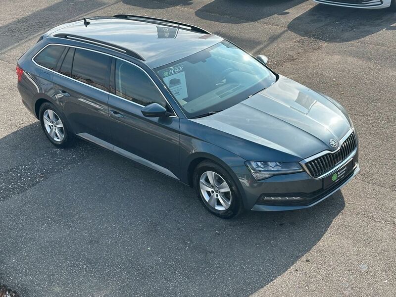 Grau Gebraucht 2022 Skoda Superb Ambition Kombi | 19.600 € (Guter Preis) - Bild 1/4