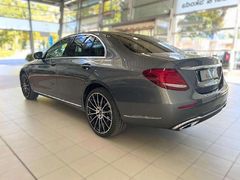 Gebraucht Mercedes E220 194 PS (142 kW) 2018 Selenitgrau  metalliclack Limousine