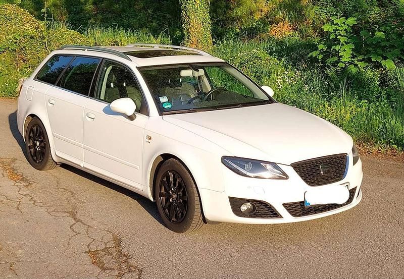 Weiß Gebraucht 2013 Seat Exeo Sport Kombi | 8.900 € (Teuer) - Bild 1/4