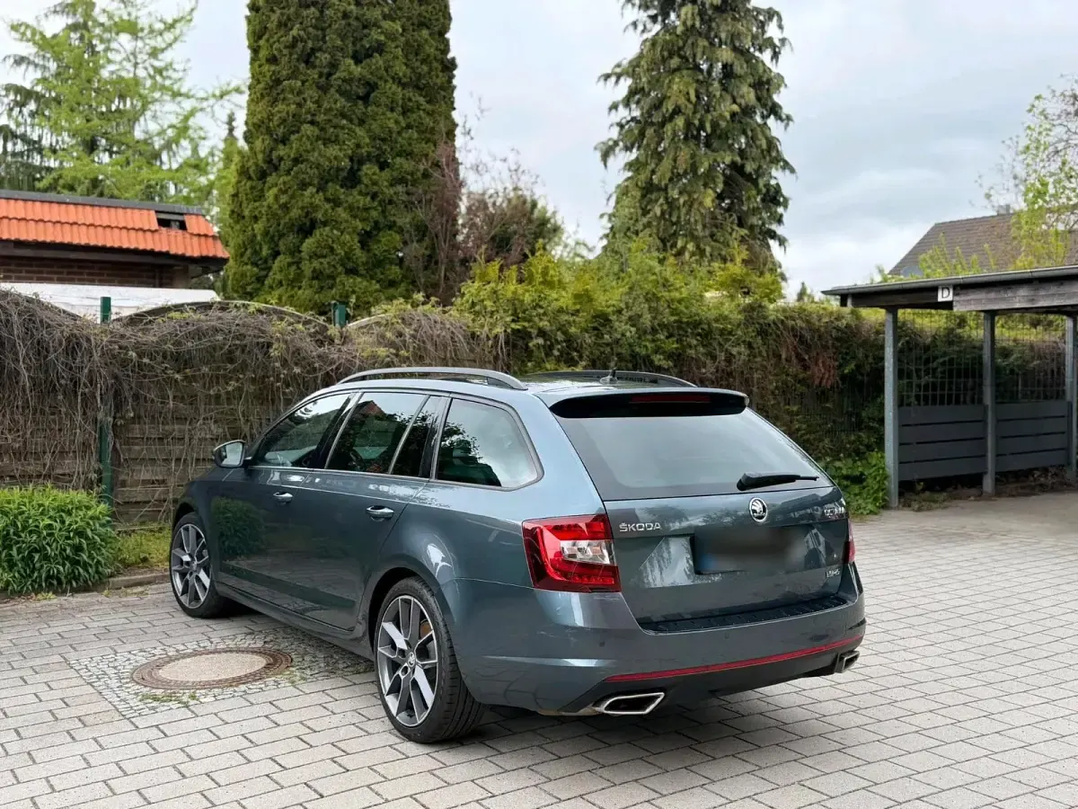 Gebraucht Skoda Octavia vRS 184 PS (135 kW) 2017 Schwarz Kombi