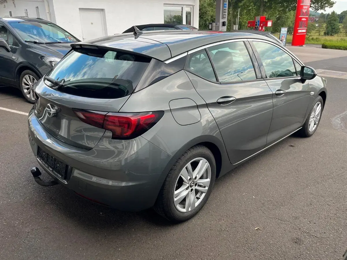 Gebraucht Opel Astra 150 PS (110 kW) 2019 Grau metallic Limousine