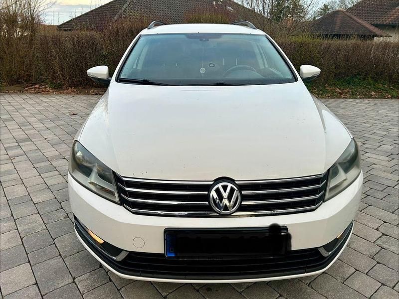 Gebraucht VW Passat Trendline 140 PS (102 kW) 2012 Weiß Kombi