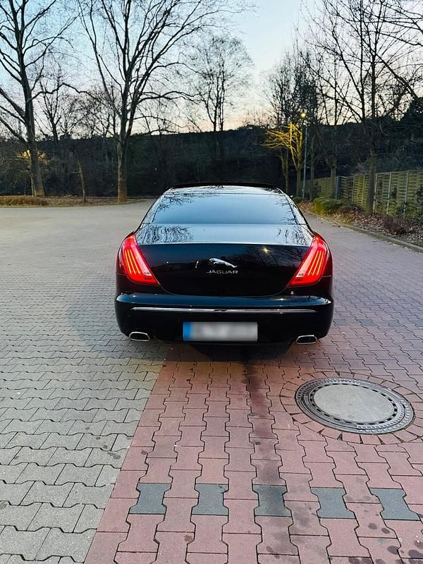 Gebraucht Jaguar XJ Luxury 275 PS (202 kW) 2011 Schwarz Limousine