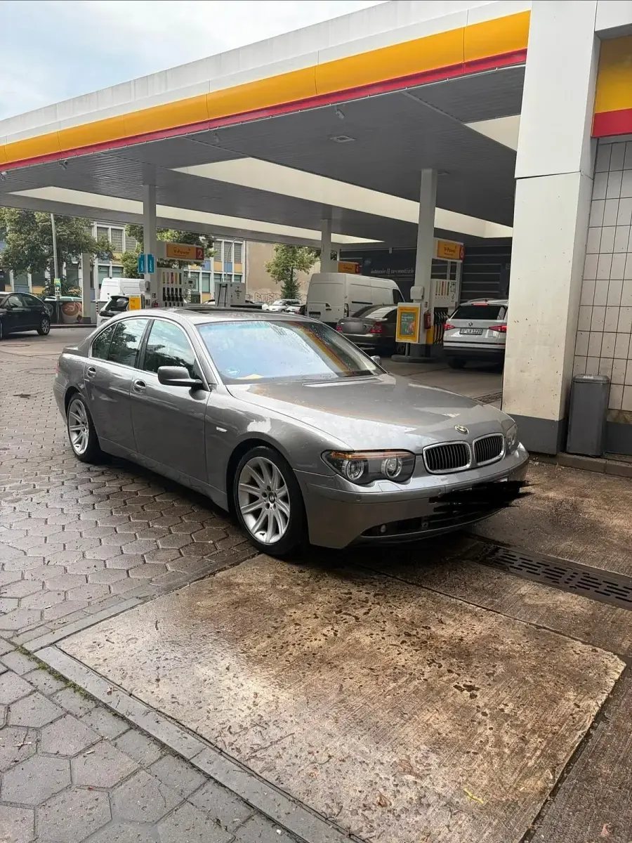 Gebraucht BMW 745L 333 PS (244 kW) 2003 Silber Limousine