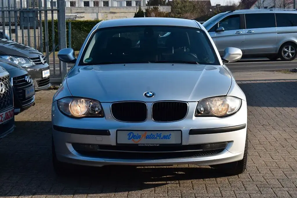 Gebraucht BMW 118 Advantage 143 PS (105 kW) 2010 Silber Kleinwagen