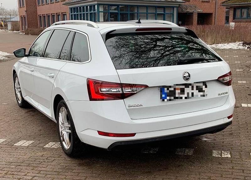Gebraucht Skoda Superb Style 190 PS (139 kW) 2018 Weiß Kombi