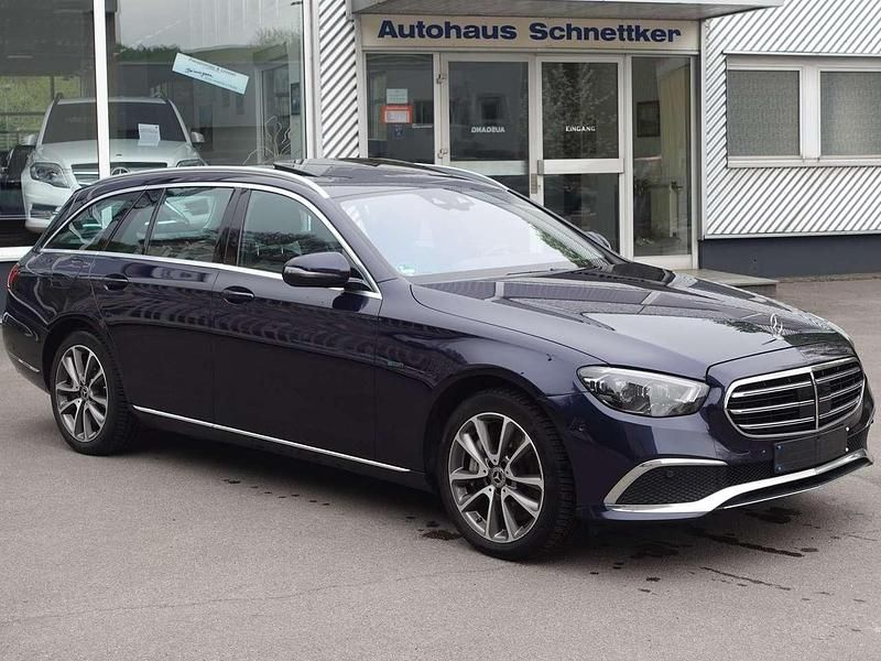 Gebraucht Mercedes E300 Business 194 PS (142 kW) 2020 Cavansitblau  metalliclack Kombi